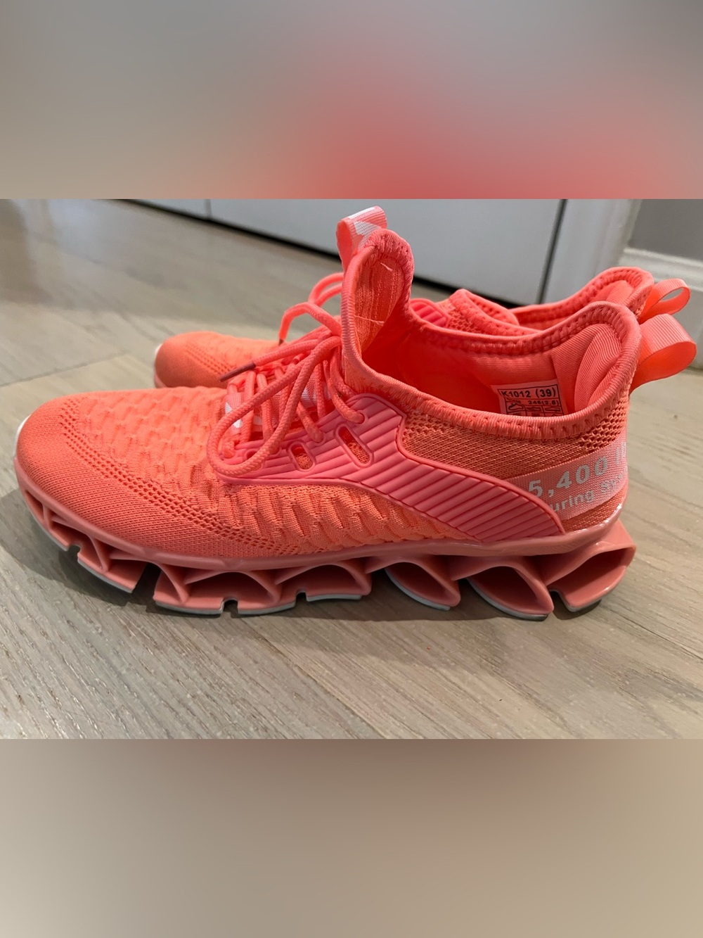 Kapsen running shoes EUC, Women’s size 8